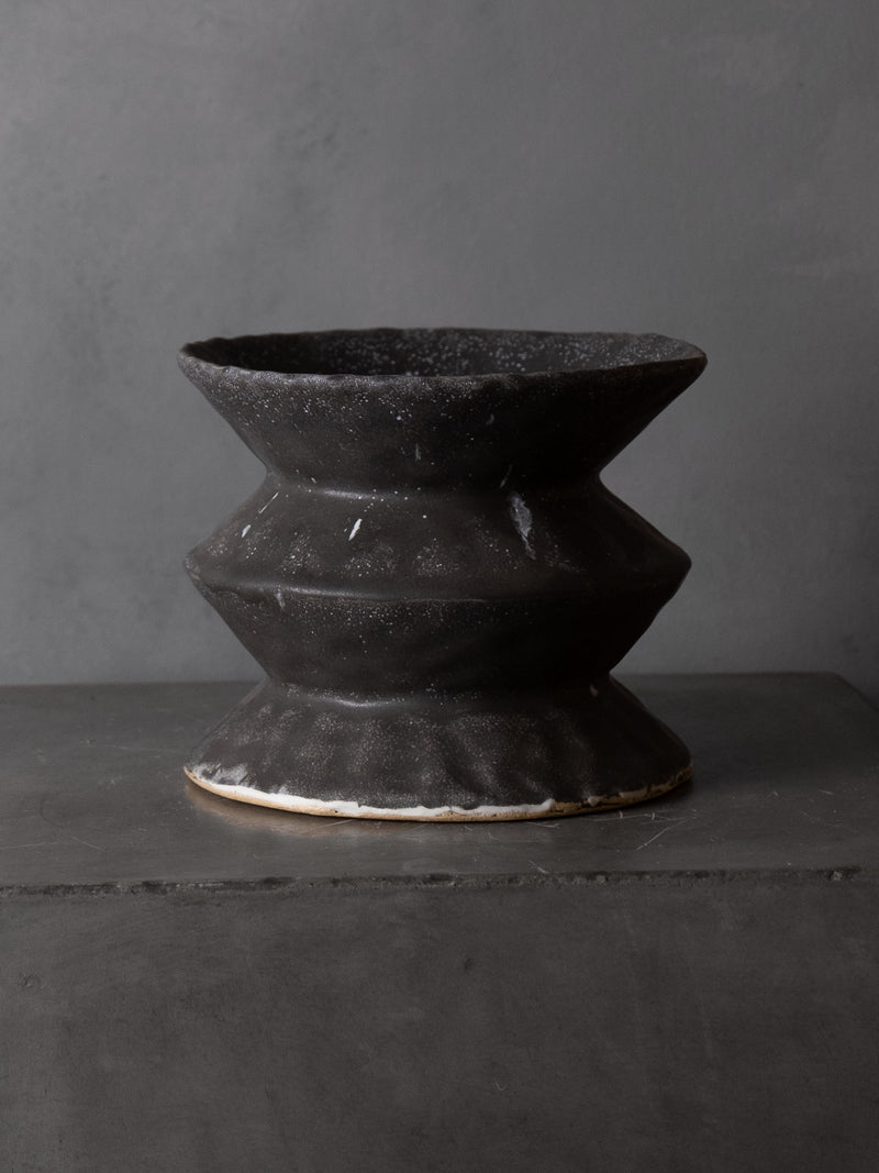 GISELLE HICKS MOTTLED BLACK ZIG ZAG