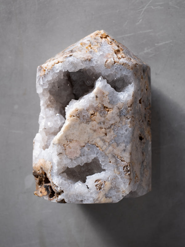 Agate Druzy Tower Grey